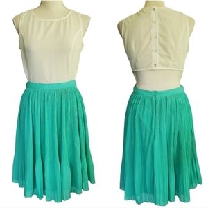 YA Los Angeles Pleated Pinup Dress